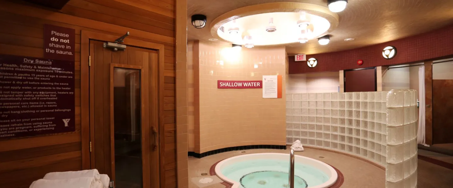 Whirlpool and dry sauna entrance in the Adult Only changeroom
