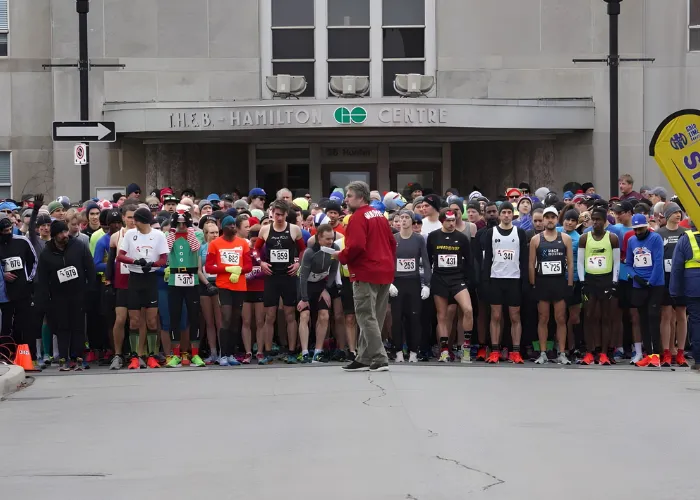 Group of runners lined up