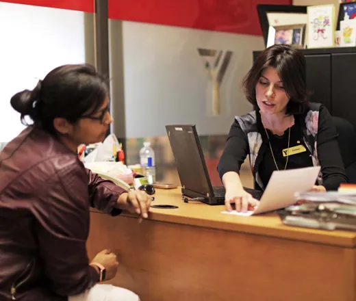 Female job seeker, 1 on 1 meeting with female employment coach