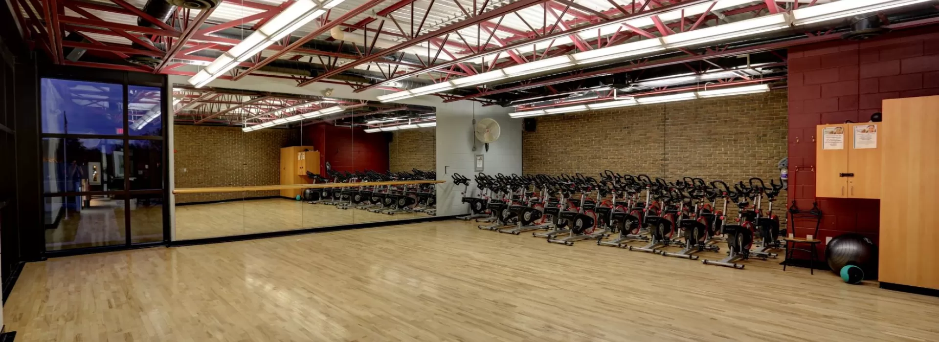 Rows of bikes and mirrors in Cycle Studio